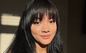 Keeley Williams's Instagram, Twitter & Facebook