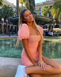 68 5 Ezer Kedveles 238 Hozzaszolas Zara Mcdermott Zara Mcdermott Instagram Hozzaszolasa My Valentines Likes Me Best When I Wear Oh Polly Samthompsonuk I 2020