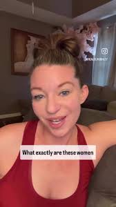 Becky is explaining why black men are moving more and more to non black  women. And #pookiesha gives her the clips to load... 😂