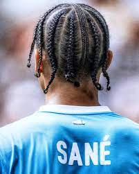 Ghana braids also known as banana cornrows, use extensions that touch the scalp. Pin Di Tranca