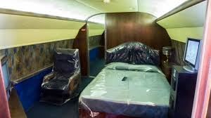 Axline officially moved into the plane in august 2012. Graceland Memphis Inside Elvis Presley S Private Plane In The Expanded Graceland
