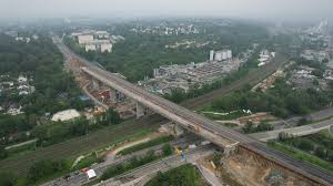 Het viaduct bestaat uit twee parallelle overspanningen. Y Wx3mjrryzc3m