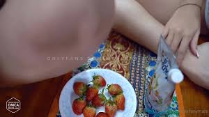 Novinha Gozou Na Siririca Com Leite Condensado Na Bucetinha - Cnn Amador de Top