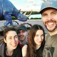 On my way back from Florida last week I was able to spend a few days in  Chattanooga with some friends. Highly recommend. Also...a big blue rhino  for some reason...