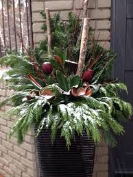Pin By Ines Schmidt On Floral Arrangements Holiday Planter Outdoor Christmas Planters Christmas Urns