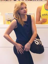 Entdecke rezepte, einrichtungsideen, stilinterpretationen und andere ideen zum ausprobieren. Chloe Moretz In Tights At Soulcycle In New York Hawtcelebs