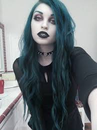 She Looks Awesome This Is How I Want To Look With Images Hair Styles Teal Hair Scene Hair