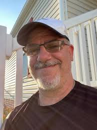 hi my name is Adam 🙂 I'm an engineer single man looking for some frends