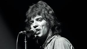Mick jagger and keith richards pay tribute to late rolling stones bandmate charlie watts. In Charlottenburg Wurde Ein Gemalde Von Mick Jagger Gestohlen