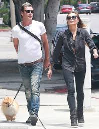 Rocker gavin rossdale, 52, wohnt wie ein echter junggeselle. Gavin Rossdale Flaunts Toned Torso As Much Younger Lover Shows Off Bra Gavin Rossdale Torso Younger