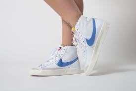 Maybe you would like to learn more about one of these? Titolo Auf Twitter Nike Wmns Blazer Mid Vintage 77 White Royal Pulse Are Online Now Available For Purchase Https T Co Pegonapyh2 Us 5 5 36 Us 9 5 41 Cz1055 111 Titolowoman Titolo