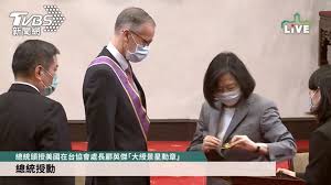 第3版 — 北京：北京语言大学出版社，2008 — 165页本书是为《汉语会话301句》课本编写的练. Thq2z0o Mwklom
