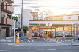 In The Land Of White Rice It Can Often Be Hard For Dieters To Find A Healthy Low Carb Meal But Luckily 7 Eleven Ha Japan Japan Photography Supermarket Design