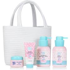 Gather the supplies you'd use for a sponge bath, a cup of rinsing water and baby shampoo, if needed, ahead of time. Buy Happy Bum Baby Bath Set Baby Wash Gift Set Included Body Wash And Shampoo Body Lotion Baby Face Cream Baby Diaper Cream And Cotton Rope Basket Online In Finland B08xyr9hsm