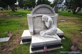 Read 47 tips and reviews from 5409 visitors about picnics, wine and sunsets. Hollywood Forever Cemetery Spots To See At The Resting Place Of The Stars California Through My Lens
