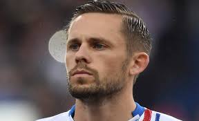 L'everton può confermare di aver sospeso un giocatore della prima squadra in attesa di un'indagine della polizia. He Qte Fxmfnum