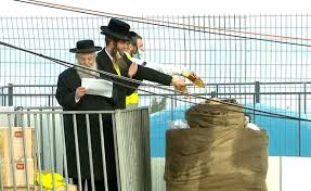 עם או בלי קשר, הוא נודע כמי שחולל ניסים ומופתים בחייו ובמותו. ×¨×'×™ ×©×ž×¢×•×Ÿ ×'×¨ ×™×•×—××™ Mako