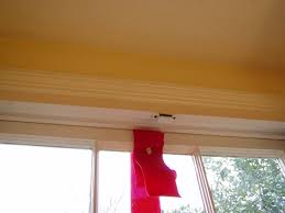 Led christmas decorations indoor windows molding exterior. How To Hang Wreaths On Exterior Windows For Christmas Between Naps On The Porch