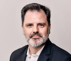 Luis Coloma's Instagram, Twitter & Facebook