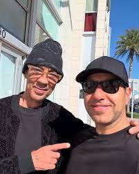 One of the all time greats ✊🏼 Miami art week has been 🔥 . . . . . .  #futuradosmil #futura2000 #streetart #graffiti #graffitiart #artbasel  #wynwood #wynwoodwalls #wynwoodmiami #miamibeach #southbeach