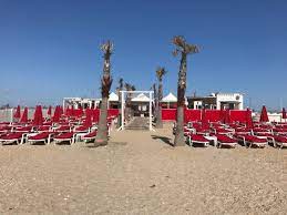 The french riviera town is back in fashion, and at the center of the current renaissance is the fight to save its infamous beach some days la voile rouge has more yachts anchored offshore; Rien A Envier A St Tropez Avis De Voyageurs Sur La Voile Rouge Sete Sete Tripadvisor