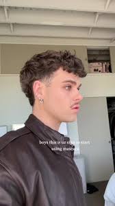 Boys Experiment with Mascara: Makeup Tips & Tricks