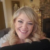 Elisa Powell's Instagram, Twitter & Facebook