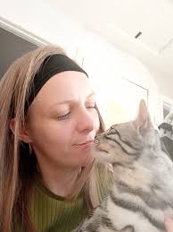 Raw cat food diet alternatives for less smelly poo