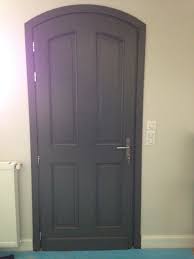 Porte D Entree 1 Vantail Cintree Avec Finition Suivant Nuancier Chromatic Coloris Ch1 1140 Gris Cassiopee Porte D Entree Portes Entree