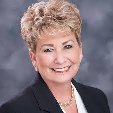 Debra Leo's Instagram, Twitter & Facebook