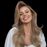 Isabella Meyer's Instagram, Twitter & Facebook