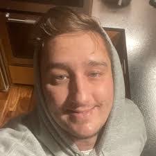 Elsa Ward's Instagram, Twitter & Facebook