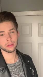 reposting with a better clip 🤷🏻‍♂️ #foryoupage #fyp #dragqueen #drag  #makeup #brushchallenge #transformation