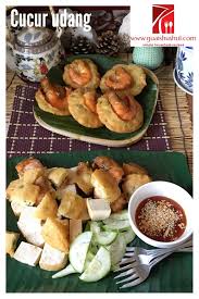 Kuih cucur udang antara kuih yang menjadi kegemaran ramai. Chinese Style Deep Fried Prawn Fritters Aka Cucur Udang ç‚¸è™¾é¥¼ Guai Shu Shu