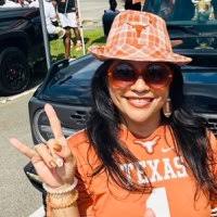 𝓓𝓻. 𝓡𝓸𝓬𝓴𝔂 𝓞𝓼𝓫𝓸𝓻𝓷 🤘🏽🏈🧡🌴🌈 (@rockyknowsbest)