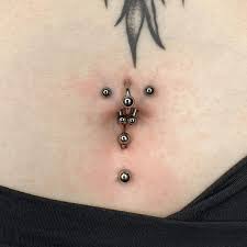 Bauchnabelpiercing