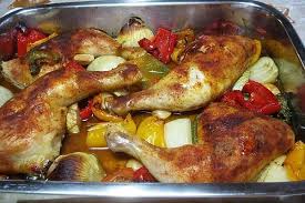 Hahnchenschenkel Auf Ratatouille Im Romertopf Von Dodith Chefkoch Rezept Rezeptideen Kochen Im Romertopf Hahnchen