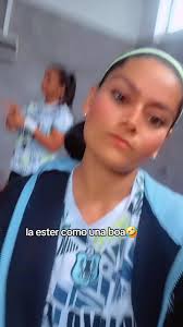 Ester y su divertido baile de Boa