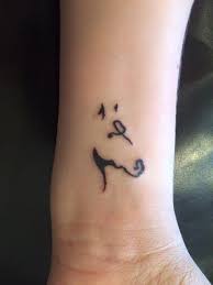 Pi 249 Di 25 Fantastiche Idee Su Tatuaggi Di Cavalli Su Pinterest Tatuaggi Minimalisti Idee Per Tatuaggi Tauaggio Piccolo