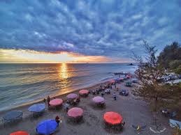 Pantai gandoriah dan pantai cermin adalah objek wisata yang berada di pariaman,. Menyusuri Pantai Gandoriah Dan Menikmati Kuliner Khasnya Yang Istimewa Bapermulu Com
