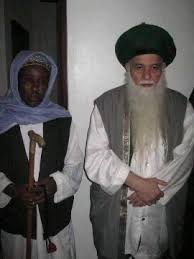 Setelah rasulullah saw wafat, bilal hanya mengumandangkan azan sebanyak dua kali, yakni saat umar bin khattab datang ke damakus dan ketika dia mengunjungi makam rasulullah saw di madinah. Keturunan Sayyidina Bilal Ibn Rabah Di Afrika Mistikus Cinta