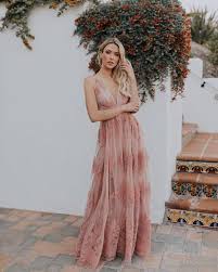 Vorbestellung Antonia Maxi Kleid Mauve Antonia Kleid Mauve Vorbestellung Wedding Guest Dress Summer Outdoor Wedding Guest Dresses Guest Attire A beach wedding is a wedding like any other after all and you really want to look your best. outdoor wedding guest dresses