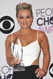 When kaley cuoco first stepped on the scene, everyone was in love with her long, golden locks, but she shocked fans everywhere when she entered season 8 of 'the big bang theory' sporting a very short pixie cut. Kaley Cuoco Short Hair Gallery How To Be Hip With Any Length