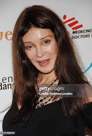 Anna Szarek during Invest in Our World Benefit