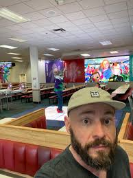 Jeffrey Kingston (@notafamousactor)