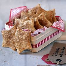 J'ai déjà plusieurs bûches de noël élaborées sur le blog, alors pour changer et parce qu'on n'a pas toujours le temps, voici une recette de bûche super facile et rapide à préparer : La Recette Biscuit De Noel La Plus Bonne Du Monde A Decouvrir D Urgence