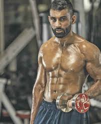 ZAYN MALIK SIGNS UP FOR PLUS-SIZE DATING APP ZAYN MALIK SIGNS UP FOR  PLUS-SIZE DATING APP