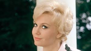 Elizabeth MacRae, 'General Hospital' & 'Days of Our Lives' Actress, Dies at  88