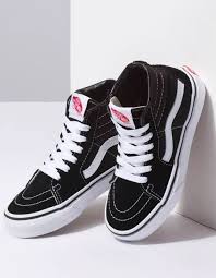 Black And White Vans Shoes For Girls Vans Sk8 Hi Black White Kids Shoes Blkwh 261826125 In 2020 Vans Shoes High Tops Vans Shoes Kids Vans Shoes Girls