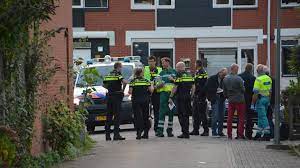 Van de drie aangehouden verdachten is ook één iemand gewond geraakt. Liveblog Teruglezen Drie Doden Bij Schietpartij Dordrecht Rijnmond